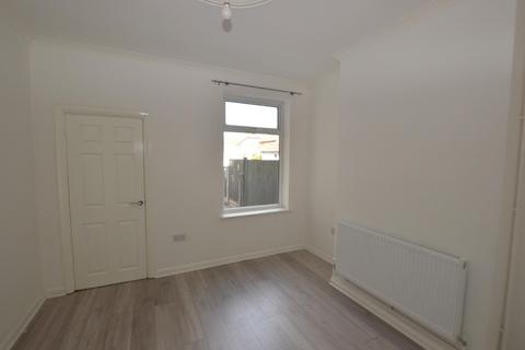 3 bedroom terraced house to rent, Clifford Street, Wigston