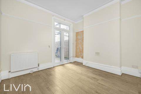 2 bedroom flat for sale, Crystal Palace SE19