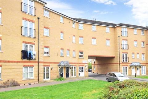 1 bedroom apartment to rent, Saunders Close, London, Seven Kings, IG1