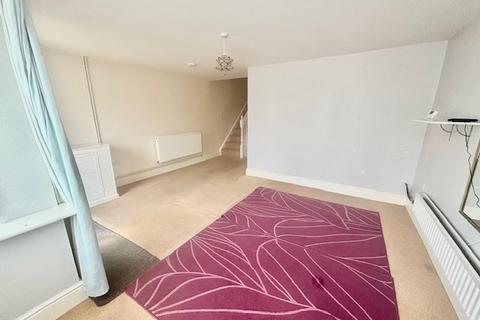 2 bedroom end of terrace house to rent, Park Street, Grimsby DN32