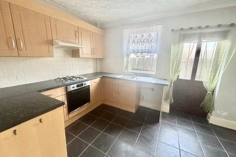 2 bedroom end of terrace house to rent, Park Street, Grimsby DN32