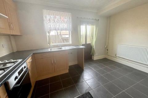 2 bedroom end of terrace house to rent, Park Street, Grimsby DN32