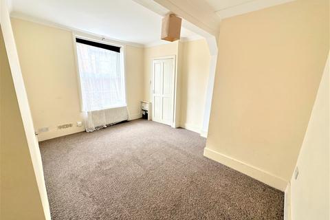 2 bedroom terraced house to rent, Portland Place, Hastings, TN34