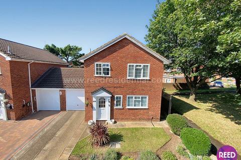 3 bedroom detached house for sale, Yarnacott, Shoeburyness