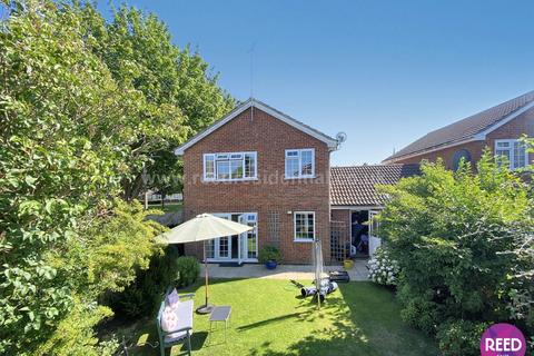 3 bedroom detached house for sale, Yarnacott, Shoeburyness