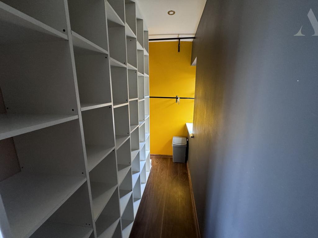 27 plowden Road walk in wardrobe