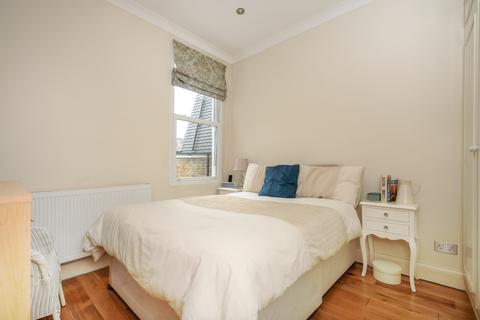 3 bedroom flat to rent, Weiss Road Putney SW15