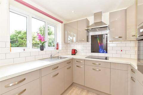 2 bedroom flat for sale, London Road, Waterlooville, Hampshire