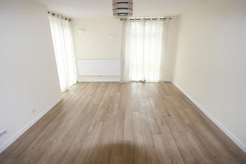 54 Myrtle Road, Romford, RM3 8XS