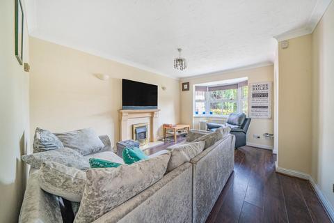 3 bedroom link detached house for sale, Lavender Close, Bromley