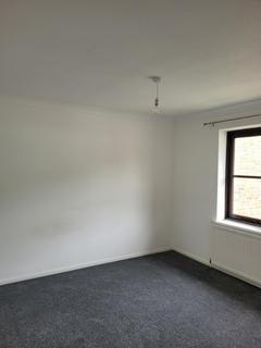 2 bedroom flat to rent, Folkestone Road, Dover, CT17