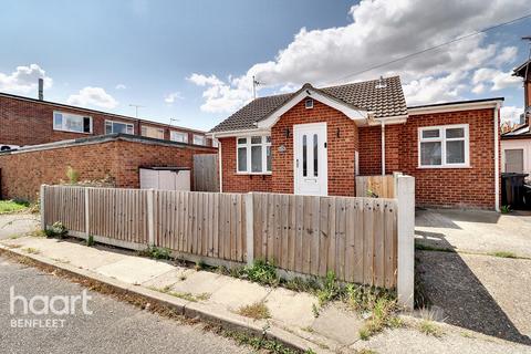 2 bedroom detached bungalow for sale, Tilburg Road, Canvey Island