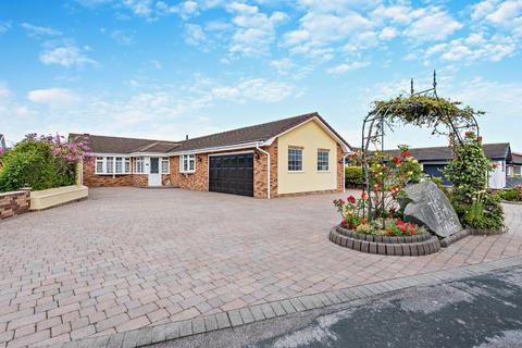 3 bedroom bungalow for sale, Penrhyn Beach East, Penrhyn Bay, Llandudno, Conwy