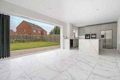 6 bedroom detached house for sale, Horbury View, Ossett