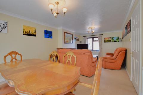 12 Blackwater Close, Heybridge Basin, Maldon, CM9 4SB