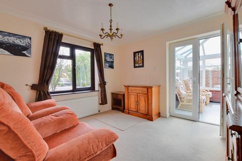 12 Blackwater Close, Heybridge Basin, Maldon, CM9 4SB