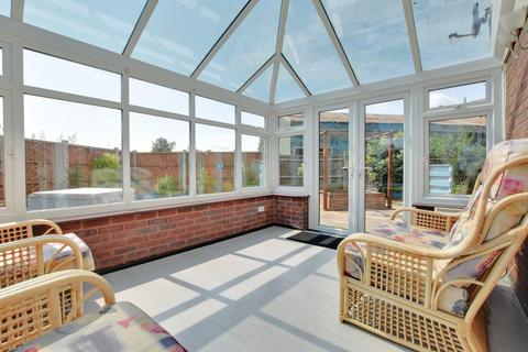 12 Blackwater Close, Heybridge Basin, Maldon, CM9 4SB