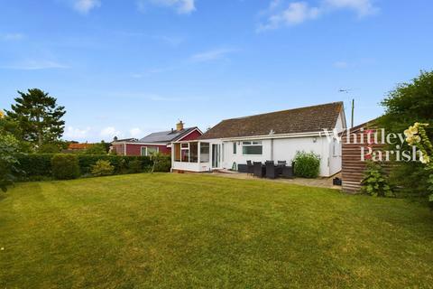 3 bedroom detached bungalow for sale, Quidenham Road, Norwich NR16