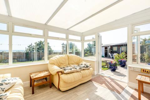 4 bedroom chalet for sale, Four Acres Estate, Hemsby