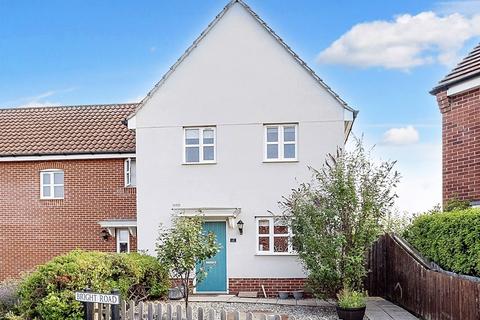 3 bedroom end of terrace house for sale, Bright Road, Dunmow, Essex