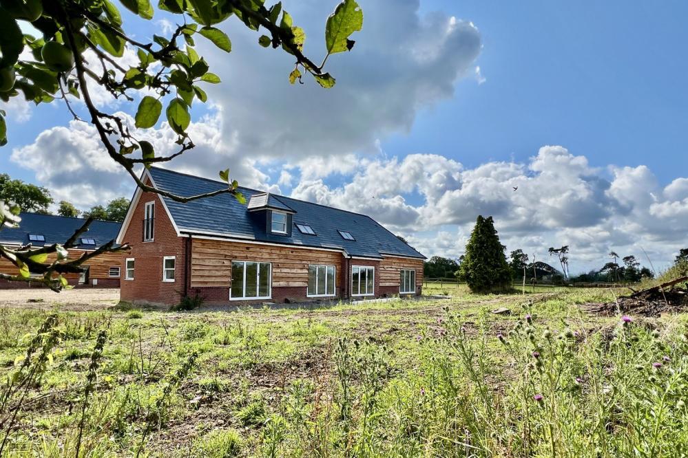 Stuckton, Fordingbridge, SP6 2HE 3 bed townhouse for sale £475,000