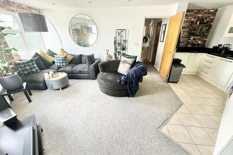 2 bedroom apartment for sale, 6a Birds Hill Road, Poole, BH15