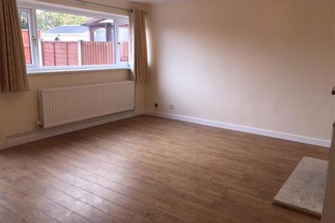 3 bedroom terraced house to rent, The Beeches, Rugeley