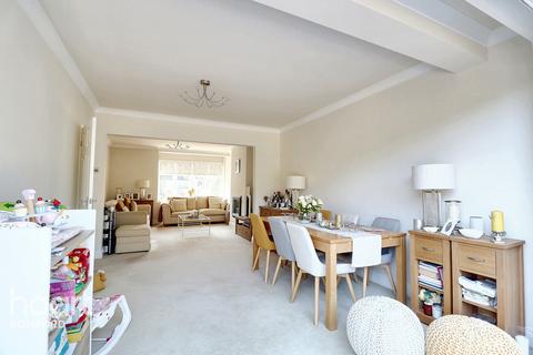 35 Beauly Way, Rise Park, Romford, RM1 4XH