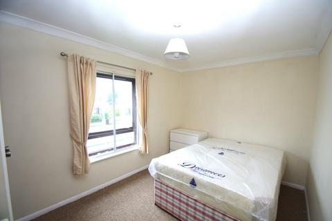 2 bedroom flat to rent, Grandfield Avenue, WATFORD, WD17