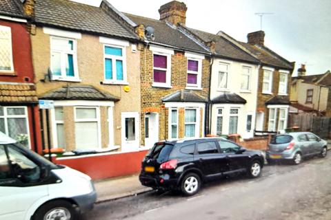 2 bedroom terraced house to rent, Wellington Road, London E6
