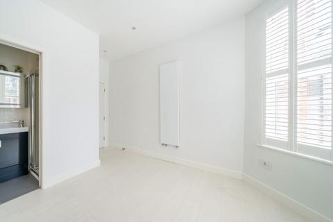 2 bedroom apartment to rent, Greenham Road London N10