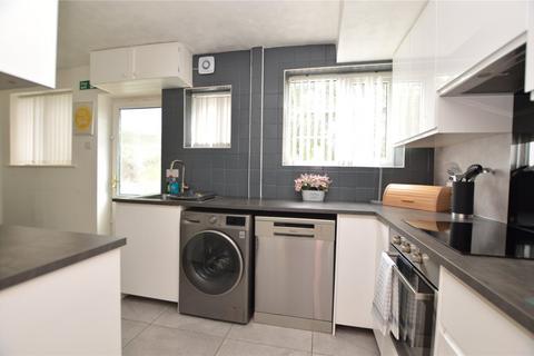 4 bedroom semi-detached house for sale, Smeaton Grove, Swillington, Leeds, West Yorkshire