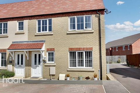 3 bedroom end of terrace house for sale, Lowfield Crescent, Littleport