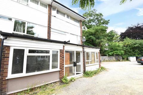 1 bedroom in a house share to rent, Cross Street, Cross Street, Farnborough, Hampshire, GU14