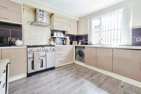 4 bedroom semi-detached house for sale, Moore Avenue, Bradford BD7