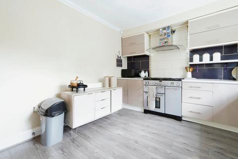 207 Moore Avenue, Bradford, BD7 4HR