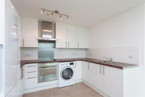 2 bedroom flat for sale, St. George Wharf, SW8