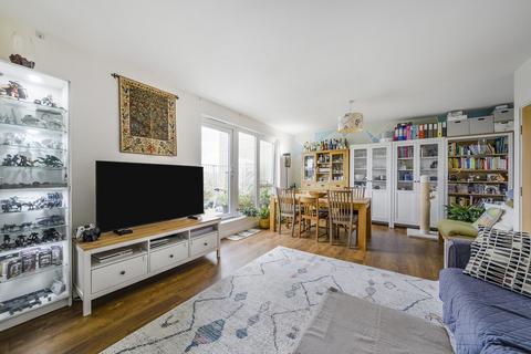 3 bedroom apartment for sale, Colindale Avenue, London NW9