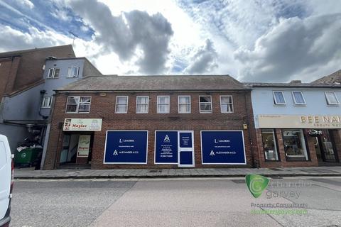 Retail property (high street) to rent, Aylesbury HP20