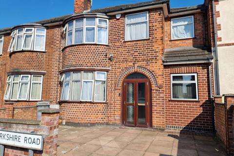 4 bedroom semi-detached house for sale, Yorkshire Road, Leicester, LE4