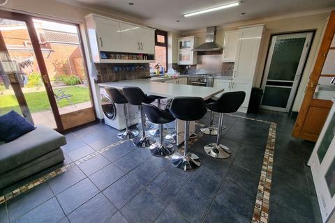 4 bedroom semi-detached house for sale, Yorkshire Road, Leicester, LE4