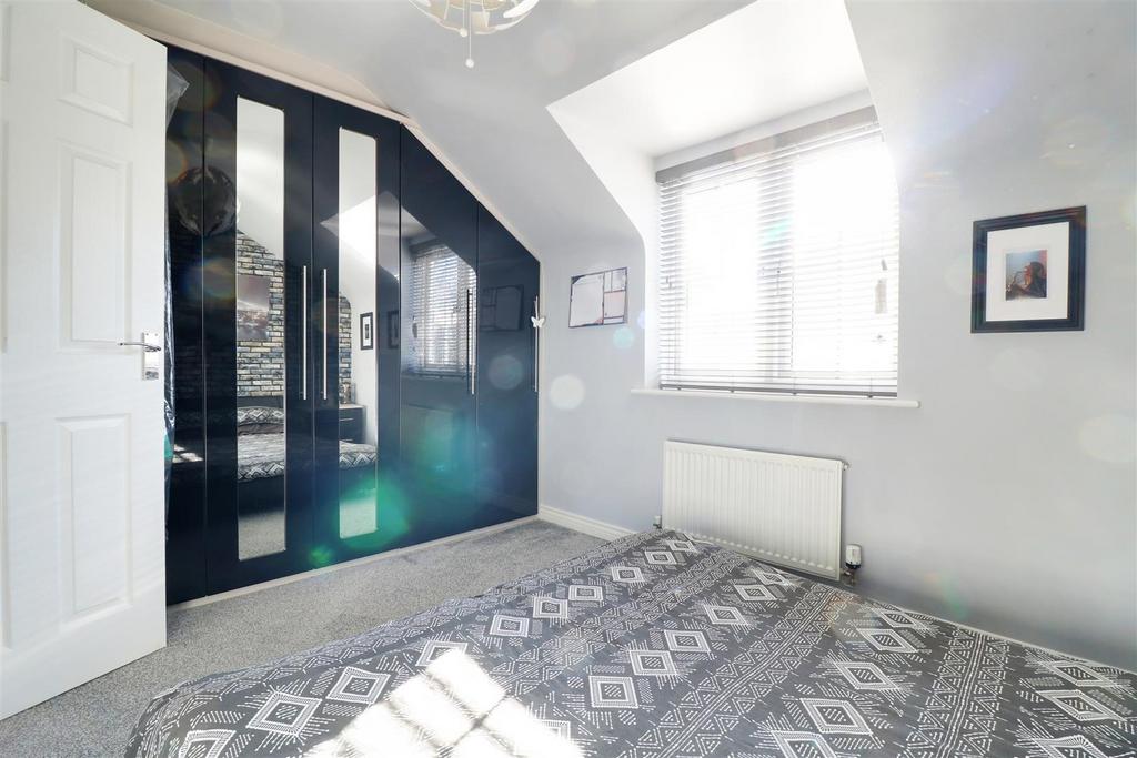 Bedroom 1.jpg