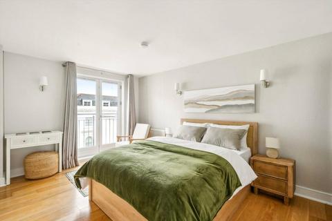 2 bedroom property to rent, Kensington Gardens Square, Bayswater, W2