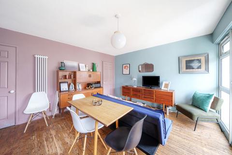 4 bedroom apartment for sale, St. Saviours Estate, London