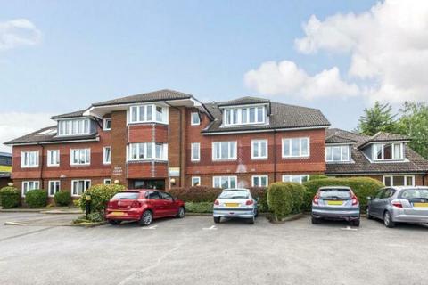 2 bedroom apartment to rent, West Court, Burpham GU4