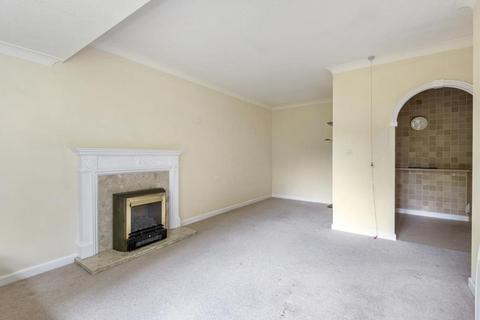 2 bedroom apartment to rent, West Court, Burpham GU4