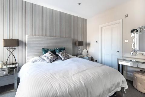 2 bedroom flat for sale, Rusthall Mansions, South Parade, London