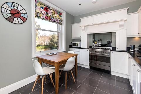 2 bedroom flat for sale, Rusthall Mansions, South Parade, London