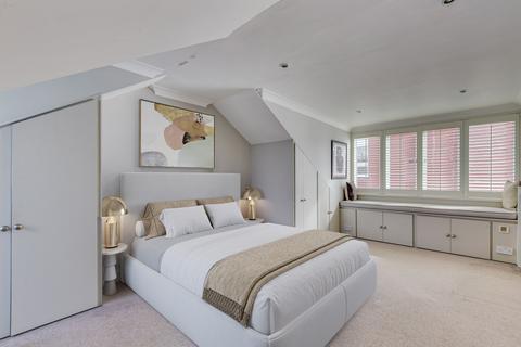 3 bedroom terraced house for sale, Token Yard, Putney High Street, London
