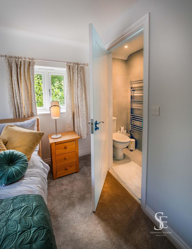 Bedroom 1 en suite